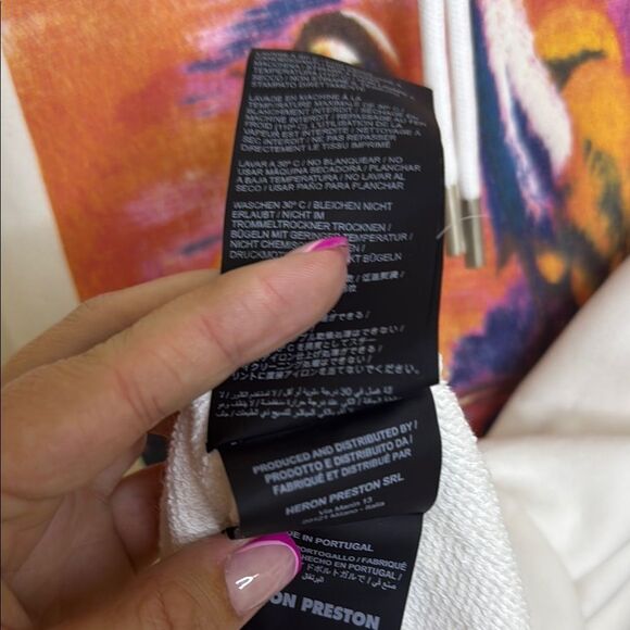 NWOT- Heron Preston Cream Sweater with Classic Heron Graphic Design- Small - Picture 3 of 10